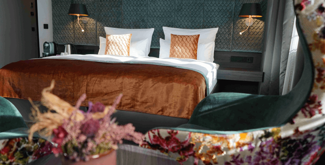 Deluxe Zimmer Hotel Germania 2020 Doppelbettzimmer Premium Grün und Orange